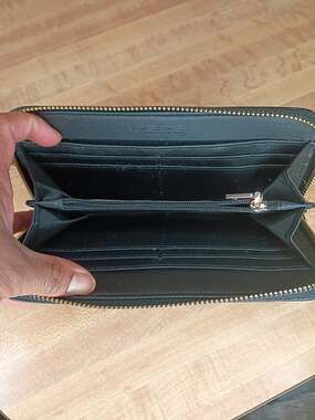 BEBE BLACK -EMBOSSED ZIP-AROUND WALLET
